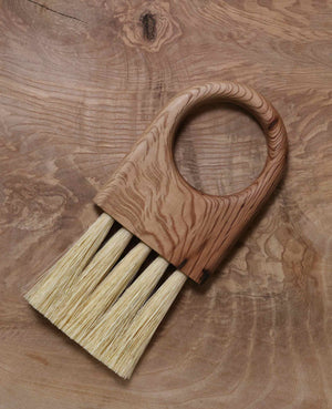 Keyhole Brush in Holm Oak