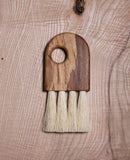 Brown Oak Keyhole Crumb Brush